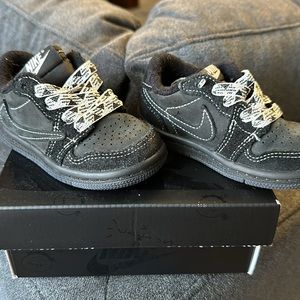 Jordan 1 Low x Travis Scott